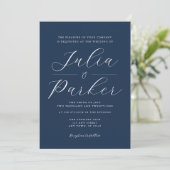 Invitation Script moderne élégant Mariage bleu marine (Debout devant)