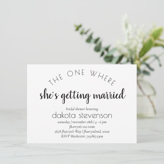 Invitation Script moderne simple | Une Où Elle Se Marie (Debout devant)