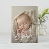 Invitation Script noir et blanc Genre Neutre Photo Baptême (Debout devant)