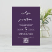 Invitation Script photo moderne prune violet QR Code Mariage (Debout devant)