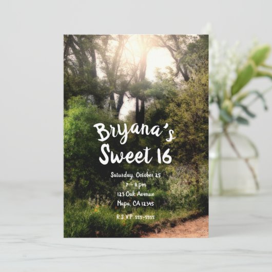Invitation Sentier Rustique Floral Enchanted Forest Sweet 16 (Debout devant)