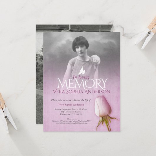Invitation Service commémoratif photo violet rose funérailles (Devant/Arrière en situation)
