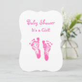 Invitation Ses empreintes de pas roses mignonnes d'un baby (Debout devant)