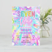 Invitation Seven Is A Vibe Neon Glow 7e fête d'anniversaire (Debout devant)