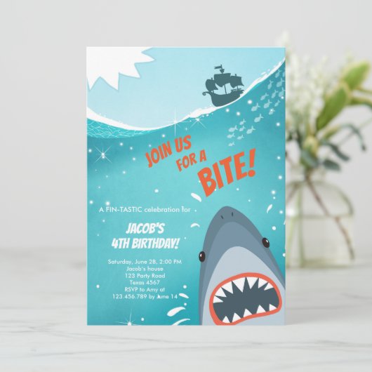 Invitation Shark Birthday Pool party garçon Shark Bite Bait B (Debout devant)