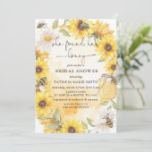 Invitation She Found Her Honey Floral Bee Bridal Shower (Debout devant)