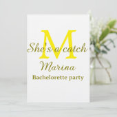 Invitation She's a catch yellow monogram bachelorette party n (Debout devant)