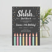 Invitation Shhh C'est une Surprise Gold Confetti fête d'anniv (Debout devant)