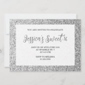 Invitation Silver gray scintille Sweet 16 élégant script (Devant)