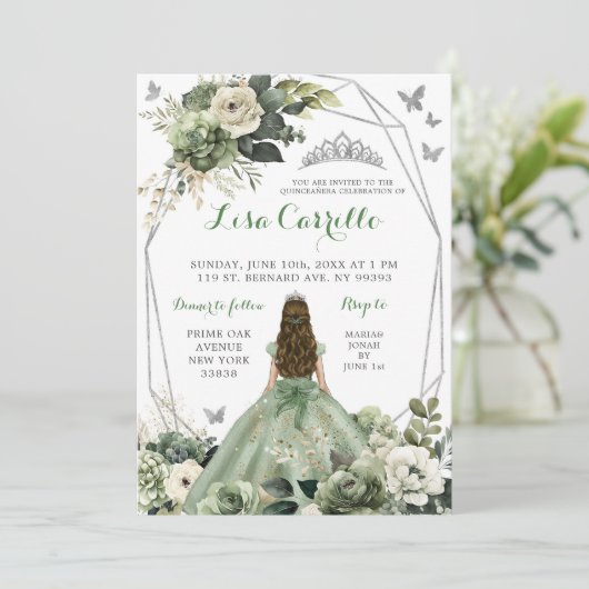 Invitation Silver Sage Green Princess Butterfly Quinceañera (Debout devant)