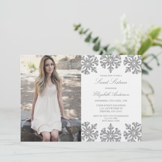Invitation Silver Snowflake Winter Sweet 16 (Debout devant)