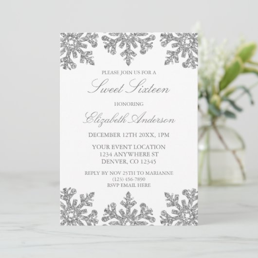 Invitation Silver Snowflake Winter Sweet 16 (Debout devant)