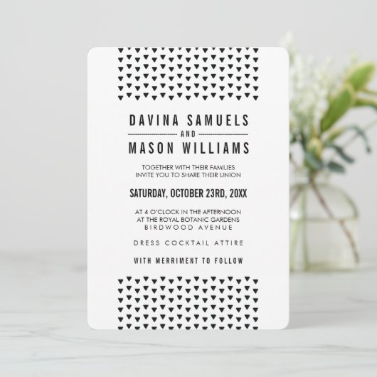 Invitation SIMPLE BOHO MARIAGE triangle moderne motif noir (Debout devant)