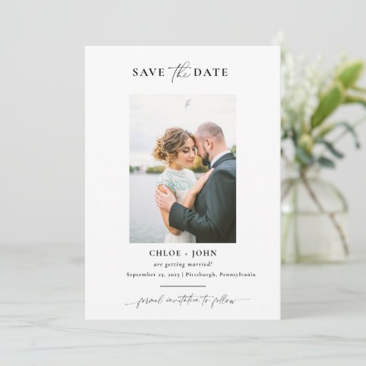 Invitation Simple et moderne Enregistrer la date avec la phot (Debout devant)