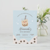 Invitation Simple Kawaii Boba Bubble Lait Thé Bleu Anniversai (Debout devant)