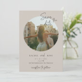 Invitation Simple Minimaliste Photo | Mariage Beige  (Debout devant)