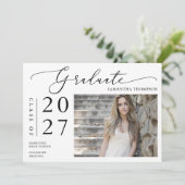 Invitation Simple minimaliste Script de l'école Graduation Ph (Debout devant)
