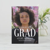 Invitation Simple Modern Photo Graduation  (Debout devant)