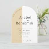 Invitation Simple moderne Arch Mariage beige (Debout devant)
