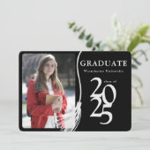 Invitation Simple Photo Black White Graduation Party (Debout devant)