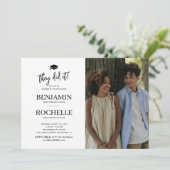 Invitation Simple Photo Joint Diplôme (Debout devant)