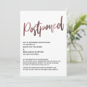 Invitation Simple Rose Gold Calligraphie Mariage Reporté (Debout devant)