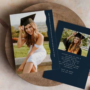 Invitation Simple tendance bord ondulé bleu marine photo de r
