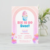 Invitation Six est tellement sucré Cupcake sixième anniversai (Debout devant)