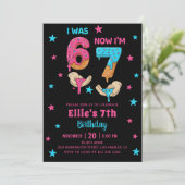 Invitation Six Seven Girl Birthday (Debout devant)