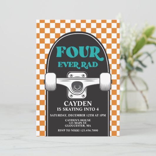 Invitation Skateboard Four Ever Rad 4e anniversaire (Debout devant)
