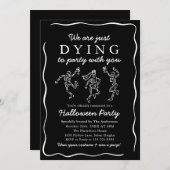 Invitation Skeletons à main noire moderne Halloween Party (Devant / Derrière)