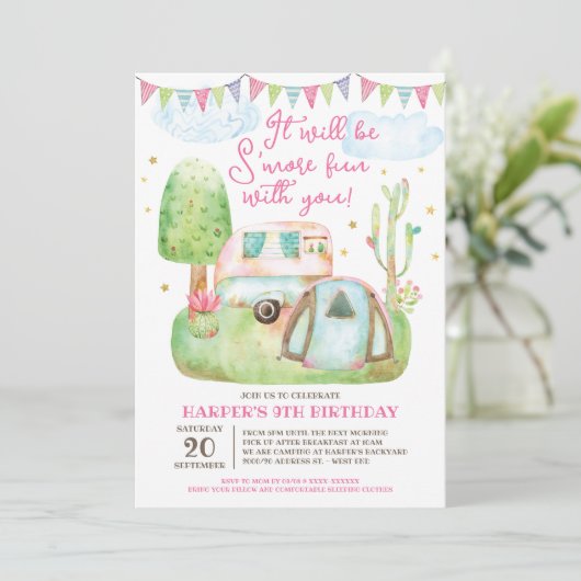 Invitation S'more Fun Camping Anniversaire (Debout devant)