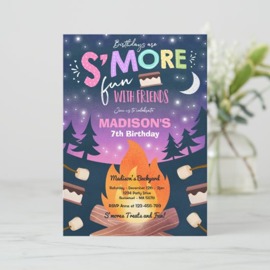 Invitation S'mores Anniversaire Fête S'mores Camping Annivers (Debout devant)