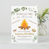 Invitation S'mores Camping Feu de feu de camp Anniversaire (Debout devant)