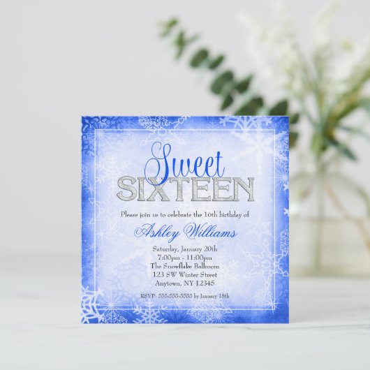 Invitation Snowflake Blue Winter Wonderland Sweet 16 (Debout devant)