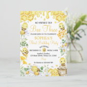 Invitation So Sweet To Bee Three Honey Bee Floral Birthday (Debout devant)