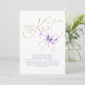 Invitation Soft Purple Bow She's Tying The Knot Bridal Shower (Debout devant)