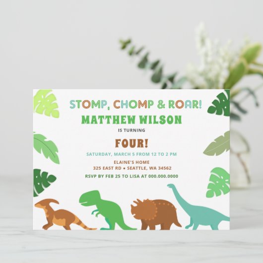 Invitation Soirée d'anniversaire de Cute Dinosaur (Debout devant)