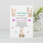 Invitation Soirée d'anniversaire de la fille Bunny mignonne (Debout devant)