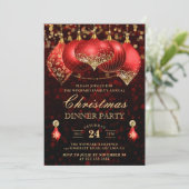Invitation Soirée de Noël Elegant Red & Gold Baubles (Debout devant)