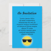 Invitation Soleil Cool portant des lunettes de soleil (Dos)