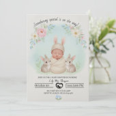 Invitation Somebunny Special Is on the Way – Baby Shower  (Debout devant)