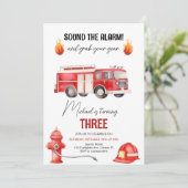 Invitation Son L'alarme Pompier Camion Anniversaire (Debout devant)