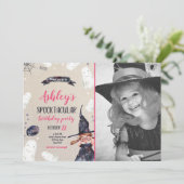 Invitation Spooktacular Halloween Witch Casquette Fantôme Ann (Debout devant)