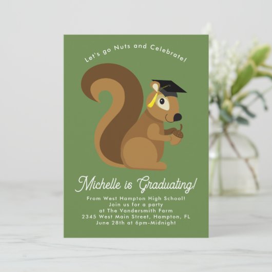 Invitation Squirrel Graduation Party (Debout devant)