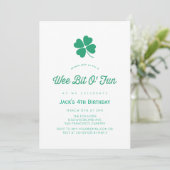 Invitation St. Patrick's Day Shamrock White Boy Birthday (Debout devant)