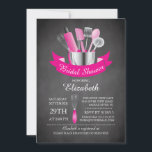Invitation Stock Chalkboard moderne La Fête des mariées de cu<br><div class="desc">Stock moderne la cuisine nuptiale invitation avec un bol de mélange rempli d'outils de cuisine accentué avec une bannière moderne Hot rose et mis sur un arrière - plan de tableau noir contemporain. Visitez notre magasin pour voir notre wedding shower élégant invitation d'ustensiles dans une variété de couleurs mariages populaires....</div>