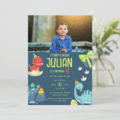 Invitation STOMP & ROAR Turner 4 Dinosaures Anniversaire (Debout devant)