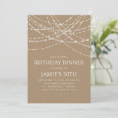 Invitation String Lights Dîner d'anniversaire Kraft (Debout devant)
