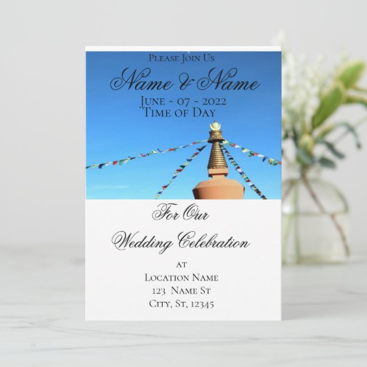 Invitation stupa bouddhique avec drapeaux de prière Thunder_C (Debout devant)